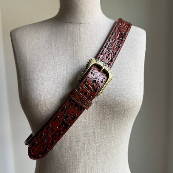Patricia Nash Tooled Leather Western Floral Belt Brass Buckle Sz L - Picture 2 of 7